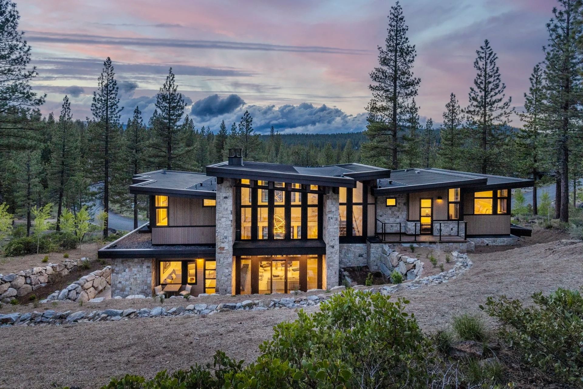 imgi362-Martis-Camp-Realty-Home-651-back.jpg