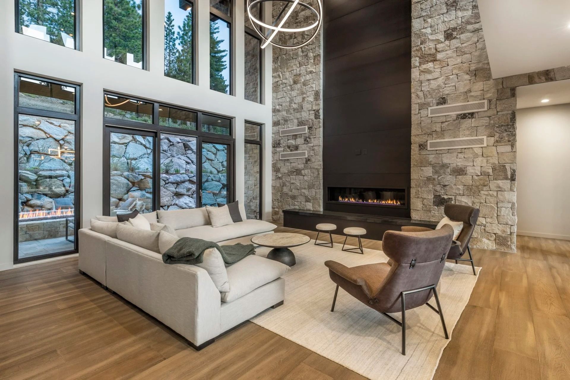 imgi466-Martis-Camp-Realty-Home-651-greatroom.jpg