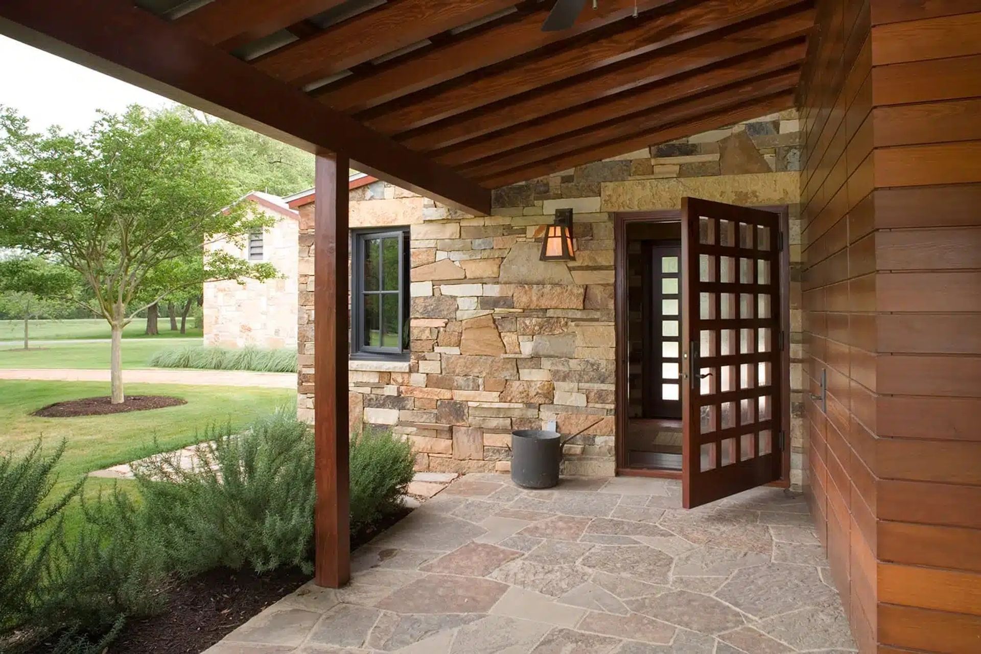 moto-x-cabin2jpg-ap-compressed.jpg