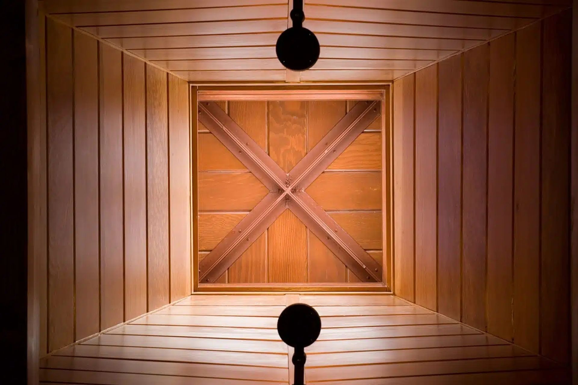 moto-x-cabin34jpg-ap-compressed.jpg