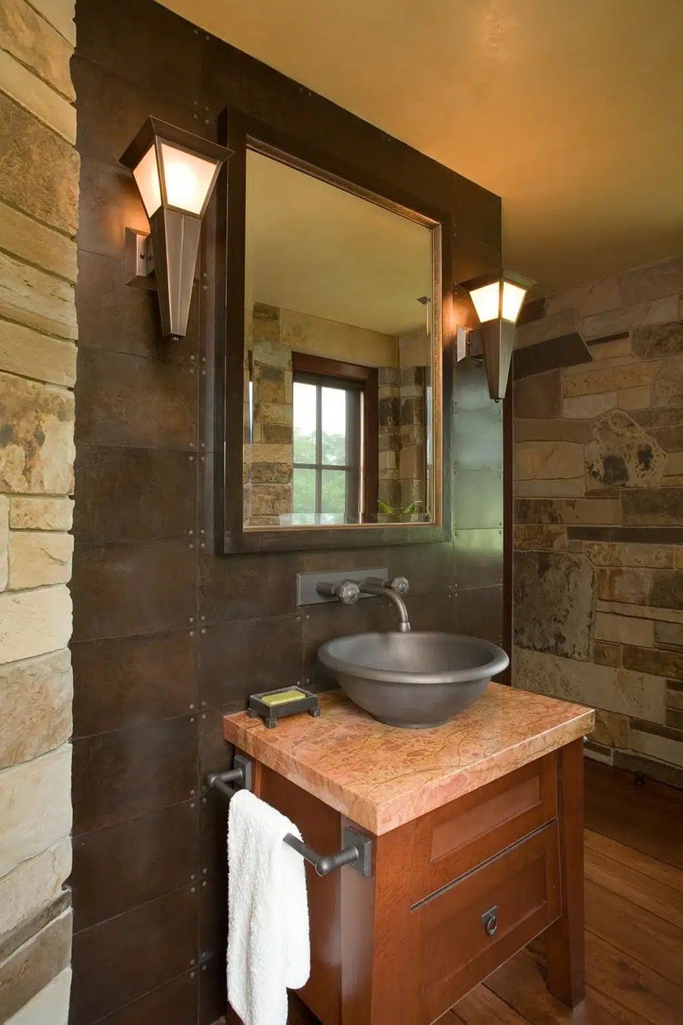 moto-x-cabin6jpg-ap-compressed-v2.jpg