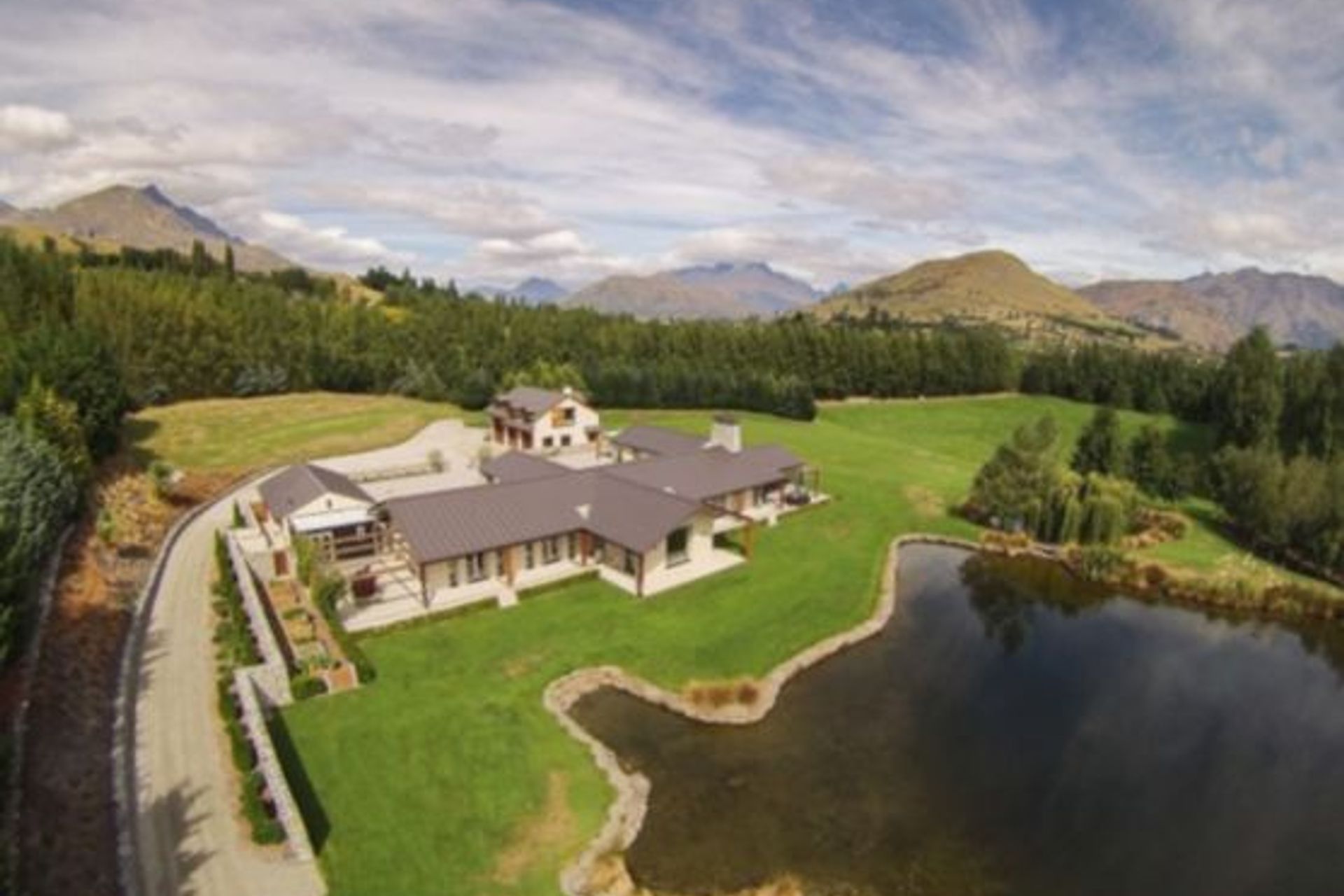 realestateimagesfrom22shotoverroadmainhouse.jpg