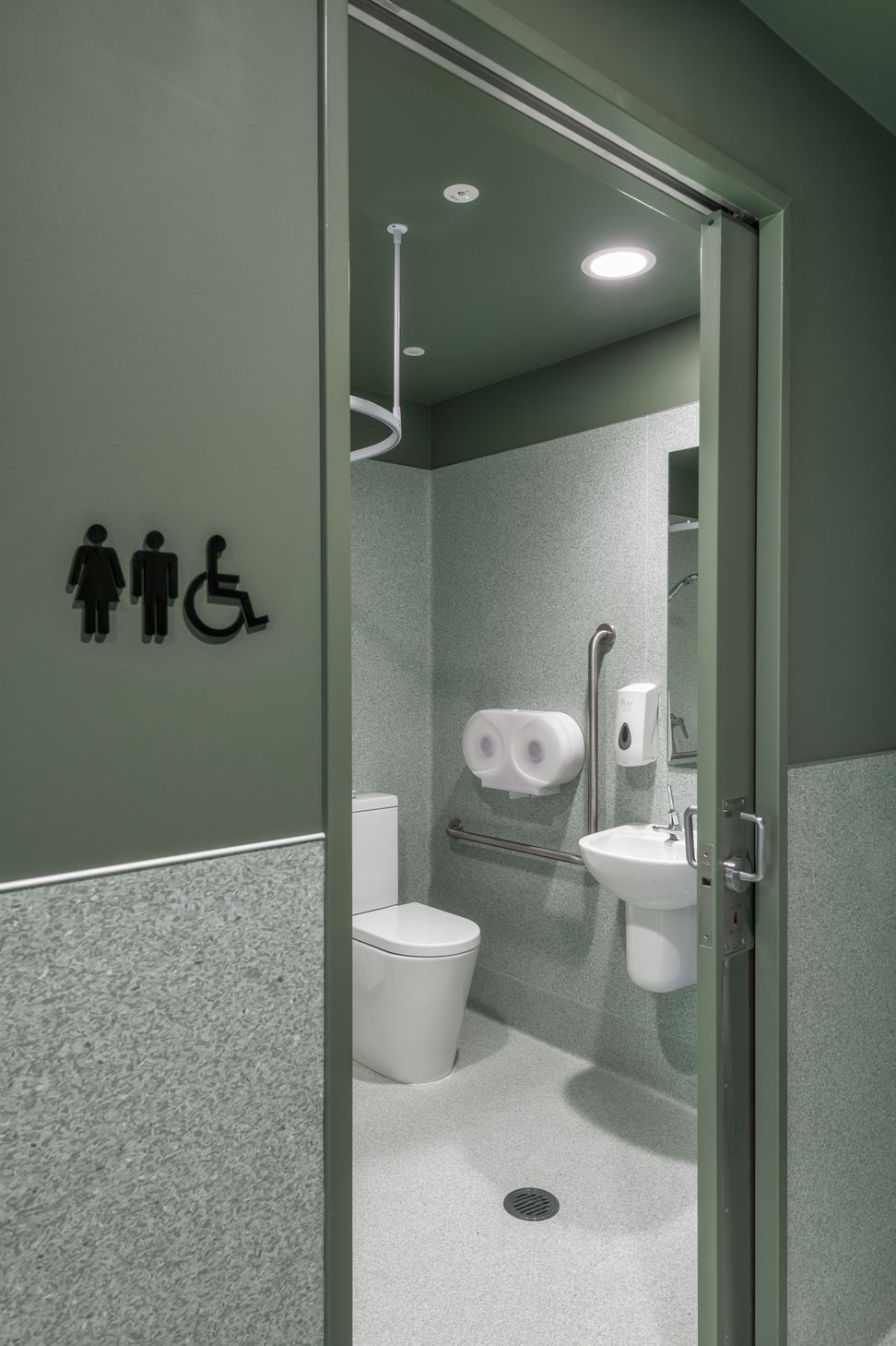 Te-ao-Marama-Rangiora-High-SchoolToiletsAnthony-Turnham10-v2.jpg
