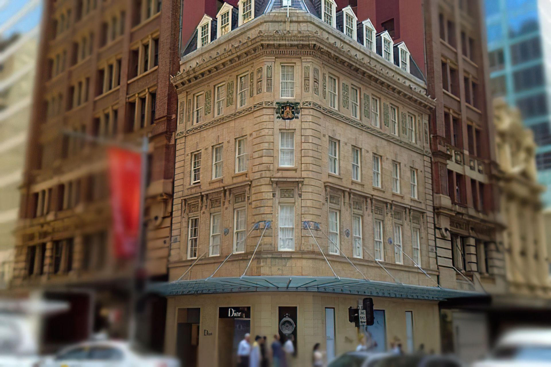 buildme1DiorBoutiqueFacade-gigapixel-standard-scale-481x-v3.jpg
