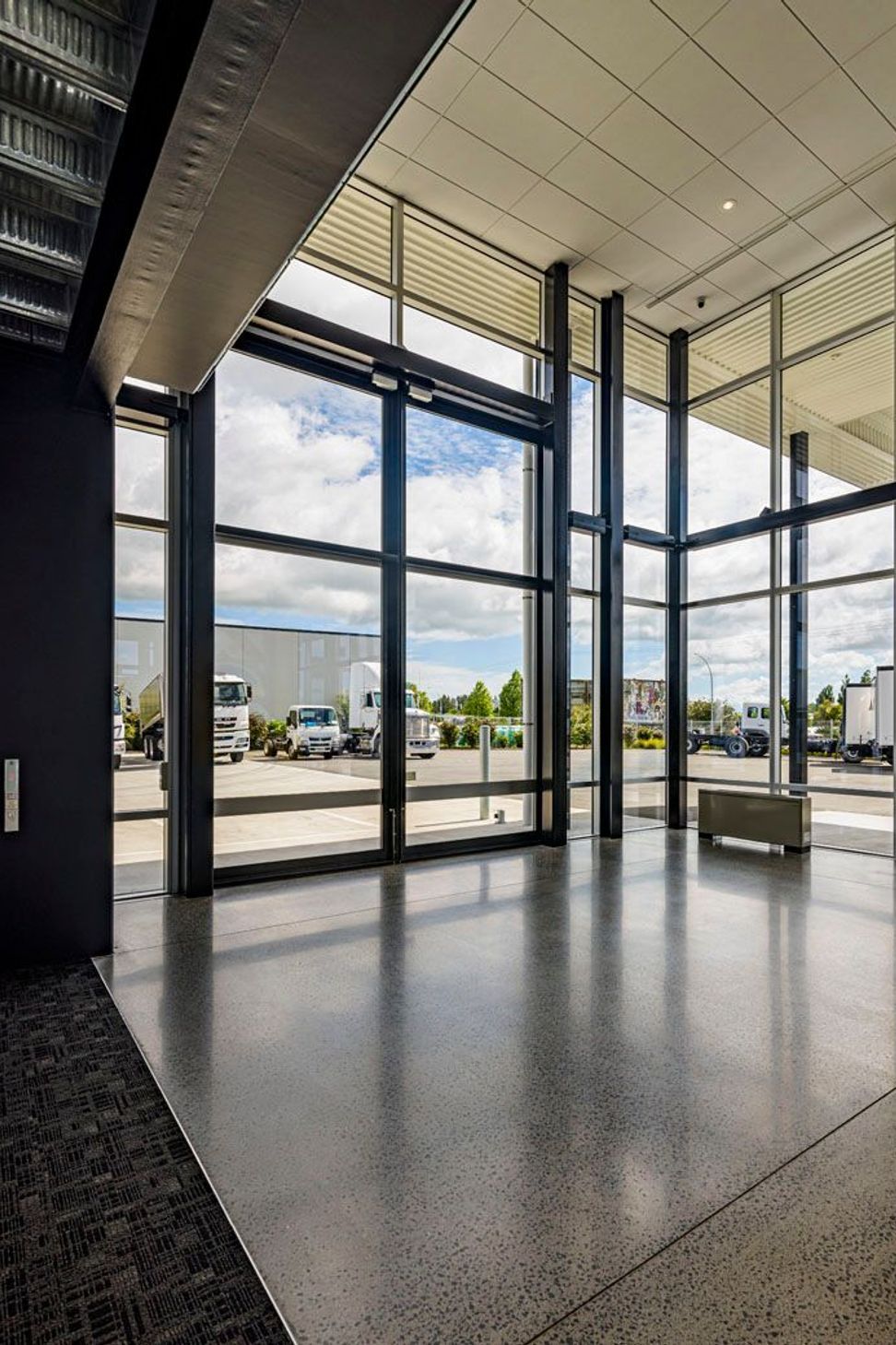Truck Workshop &amp; Showroom Te Rapa