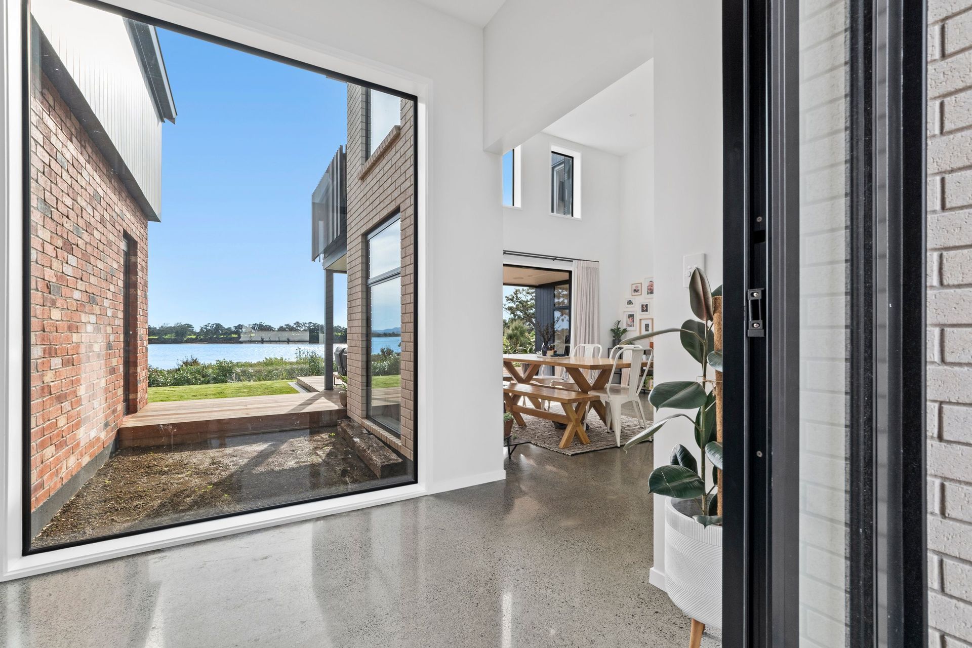 Tahuna Minhinnick Dr