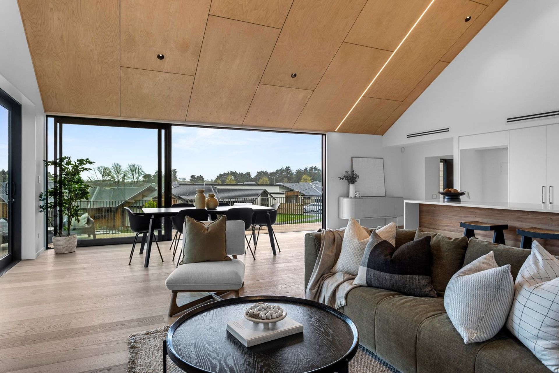 058Open2viewID582439-DrayPl2Halswell.jpg