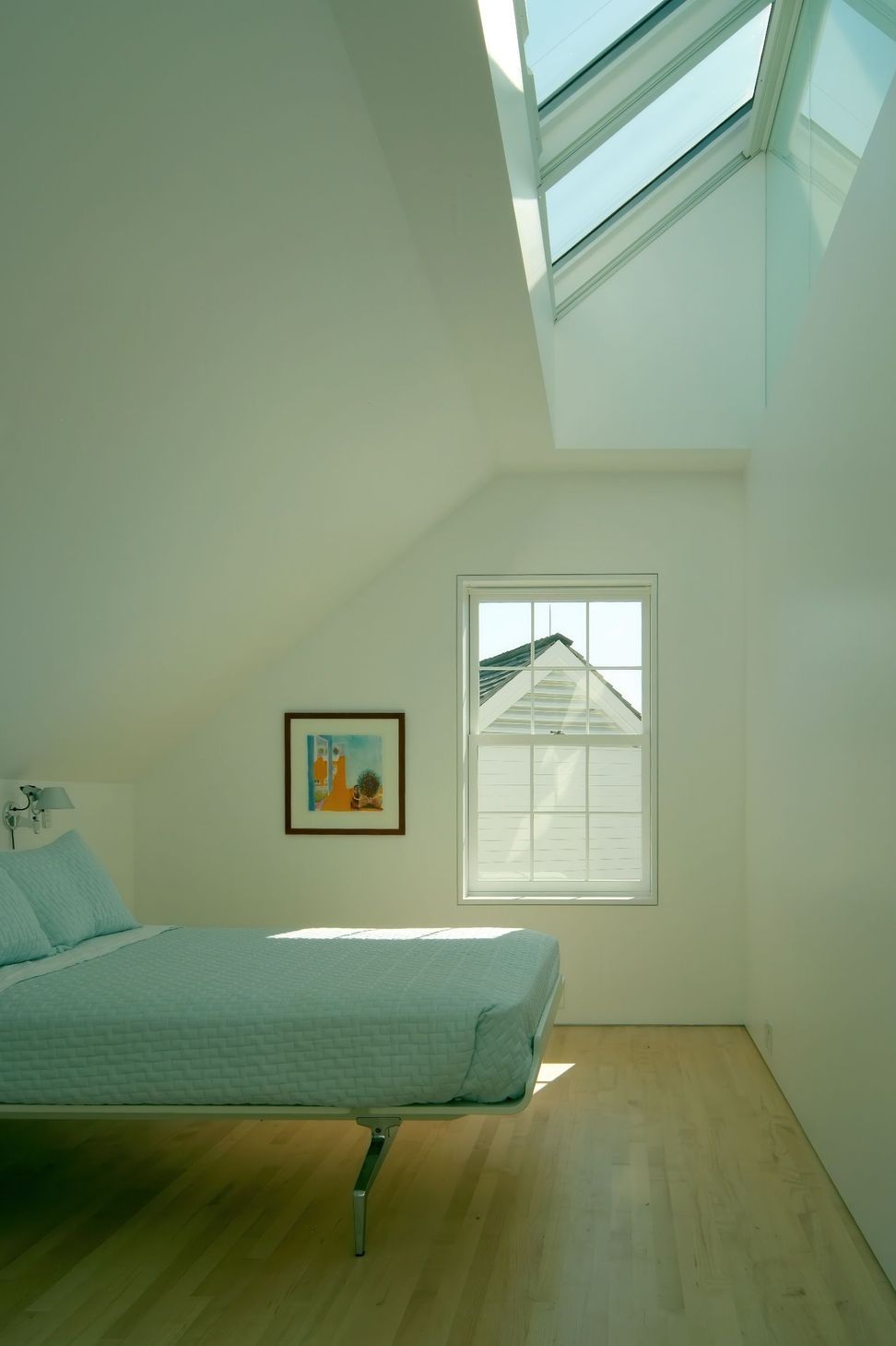 09-House-on-Casco-Bay-Guest-Bedroom.jpeg