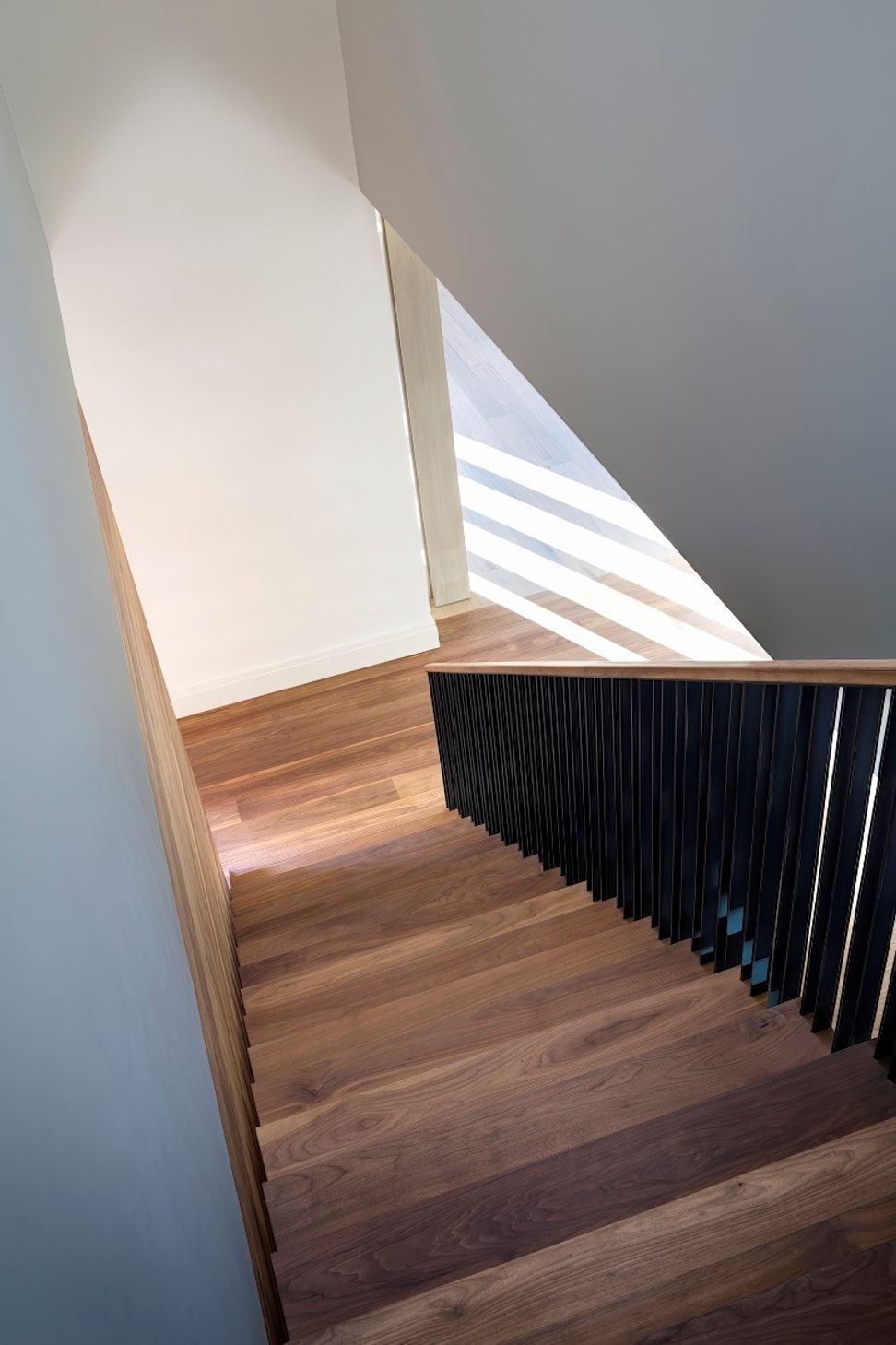 10-east-hampton-stairs05.jpeg