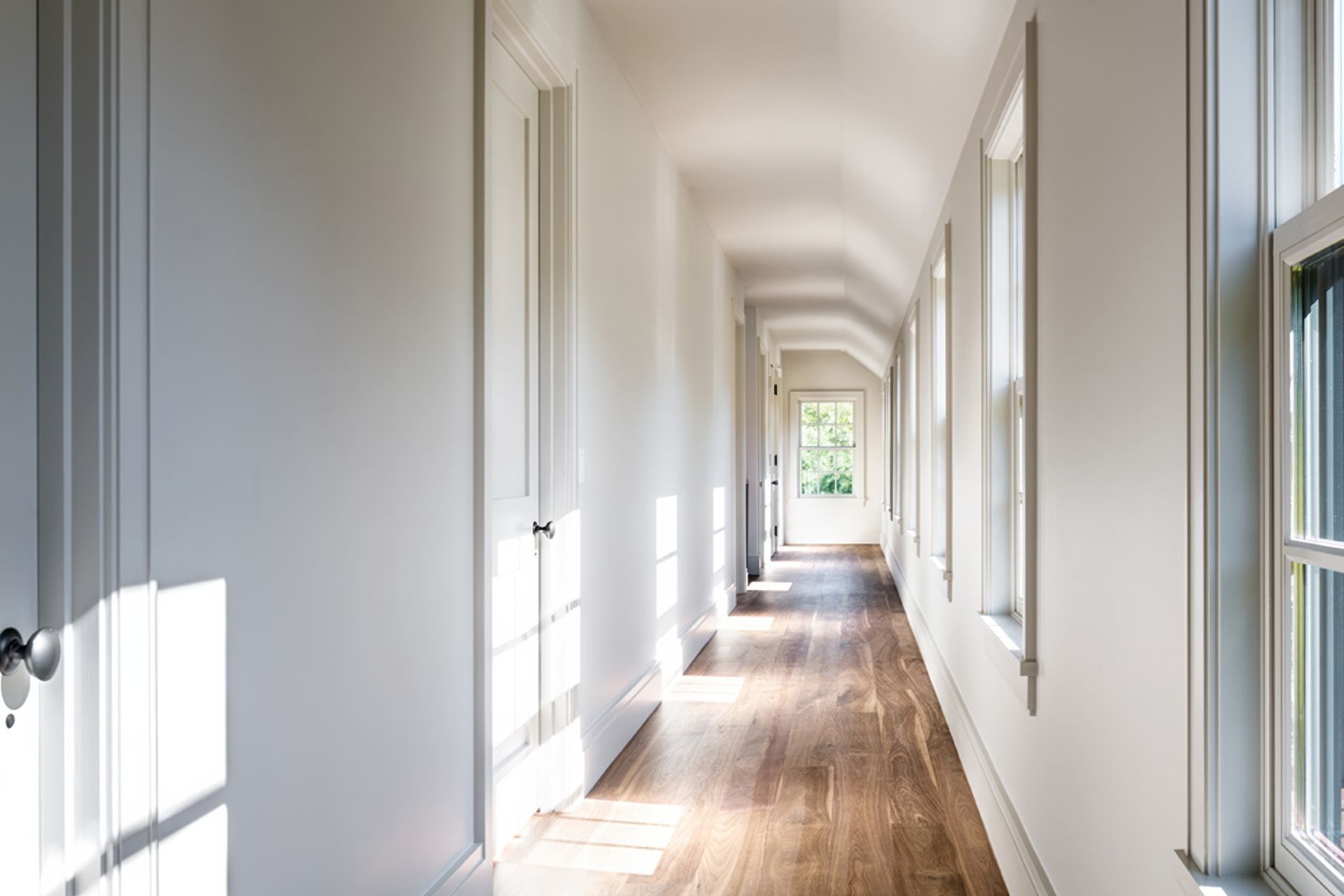 11-east-hampton-hallway.jpeg