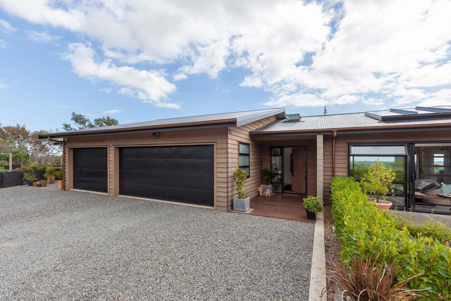 Manakau House