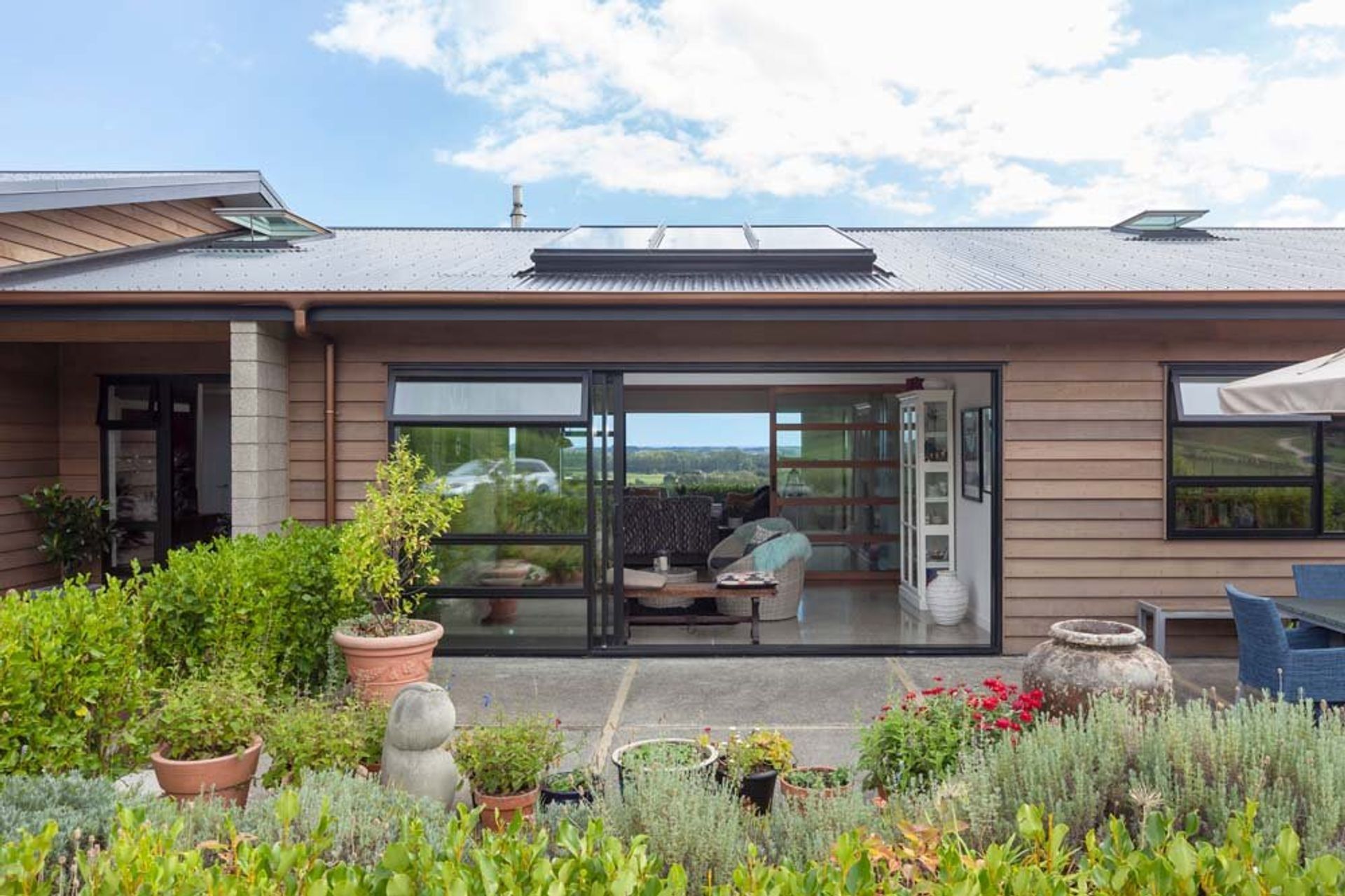Manakau House
