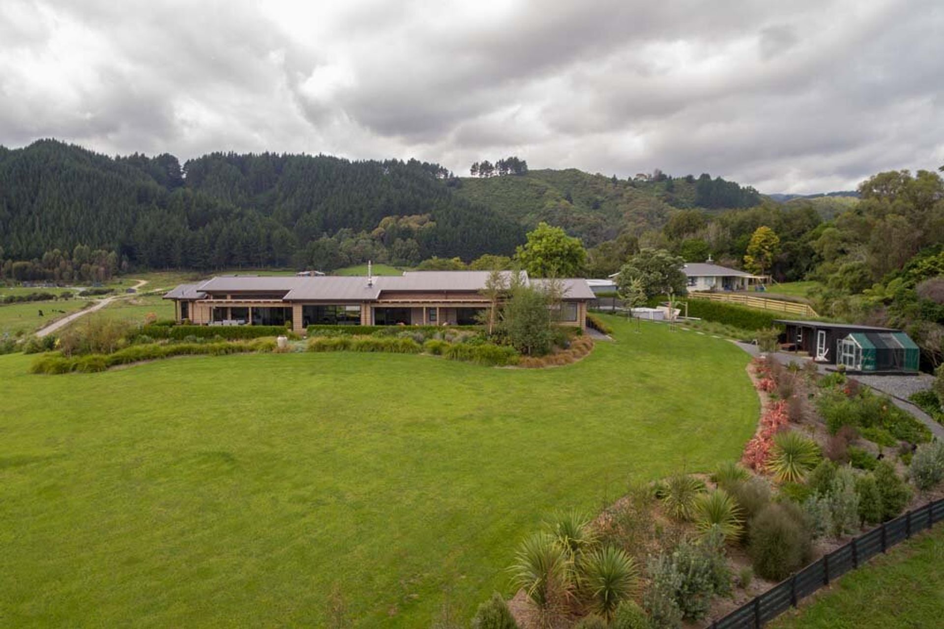 Manakau House