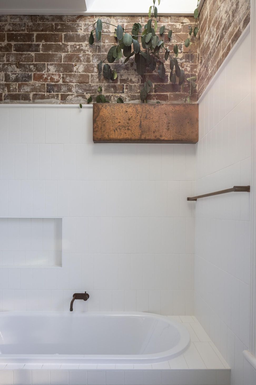 15-Matt-Day-Architect-Matt-Day-Manly-House-Bathroom.jpg