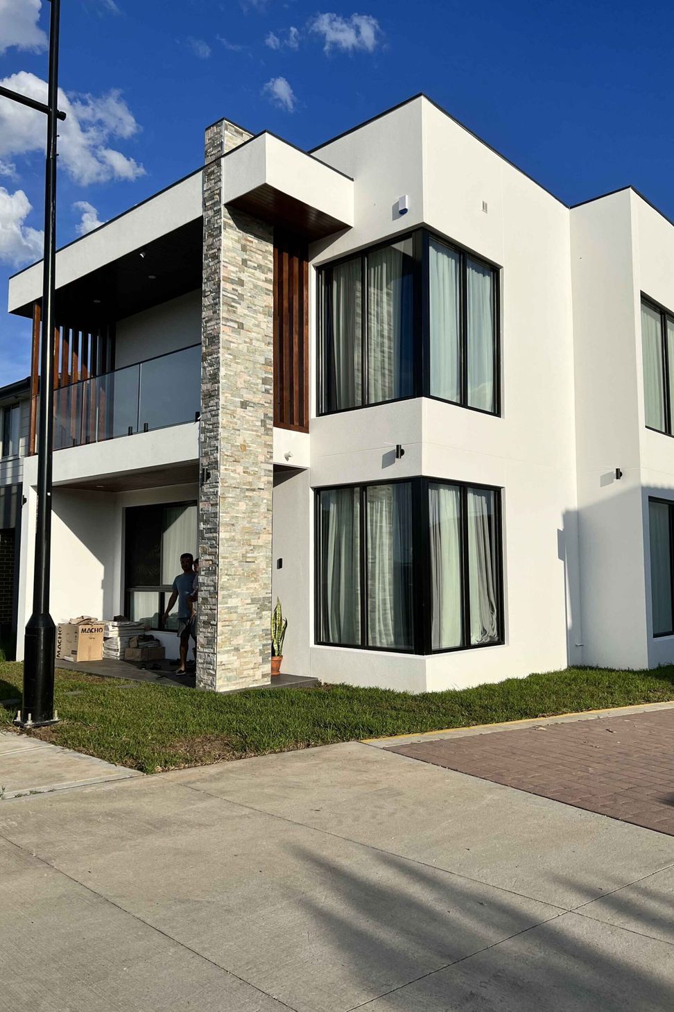 Amru Crescent