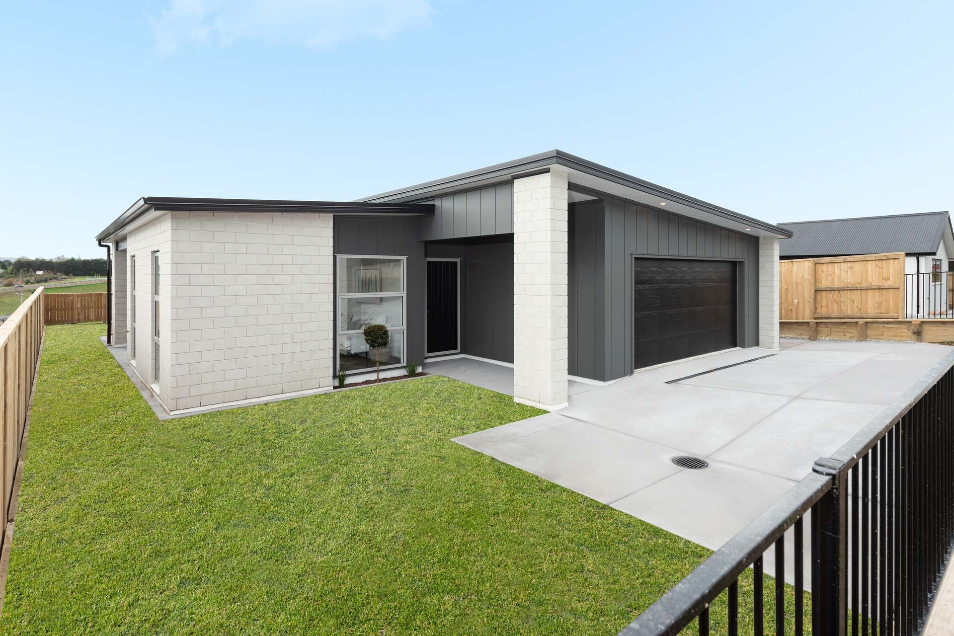 25 Tamihana Ave