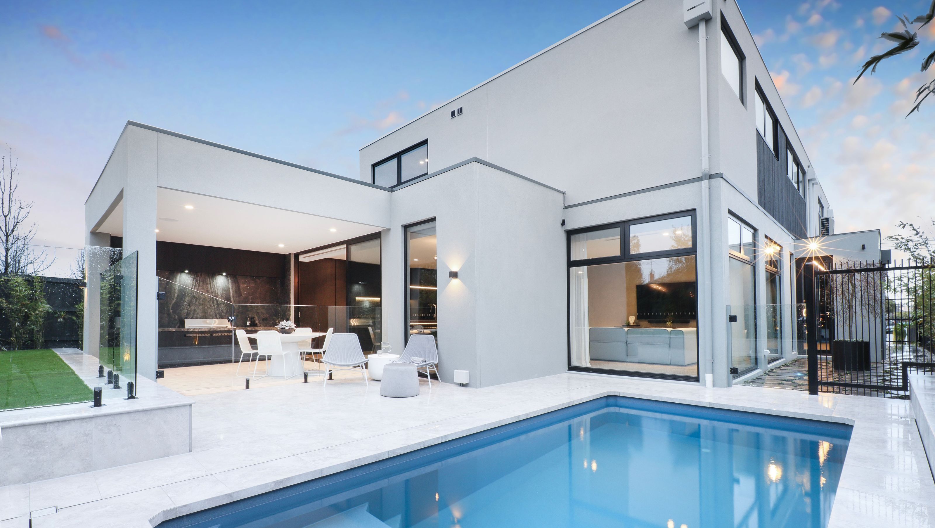 25 Neville Bentleigh East