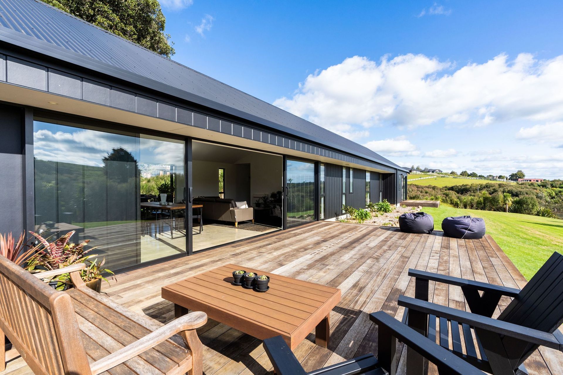 Howie Lane, Karanui