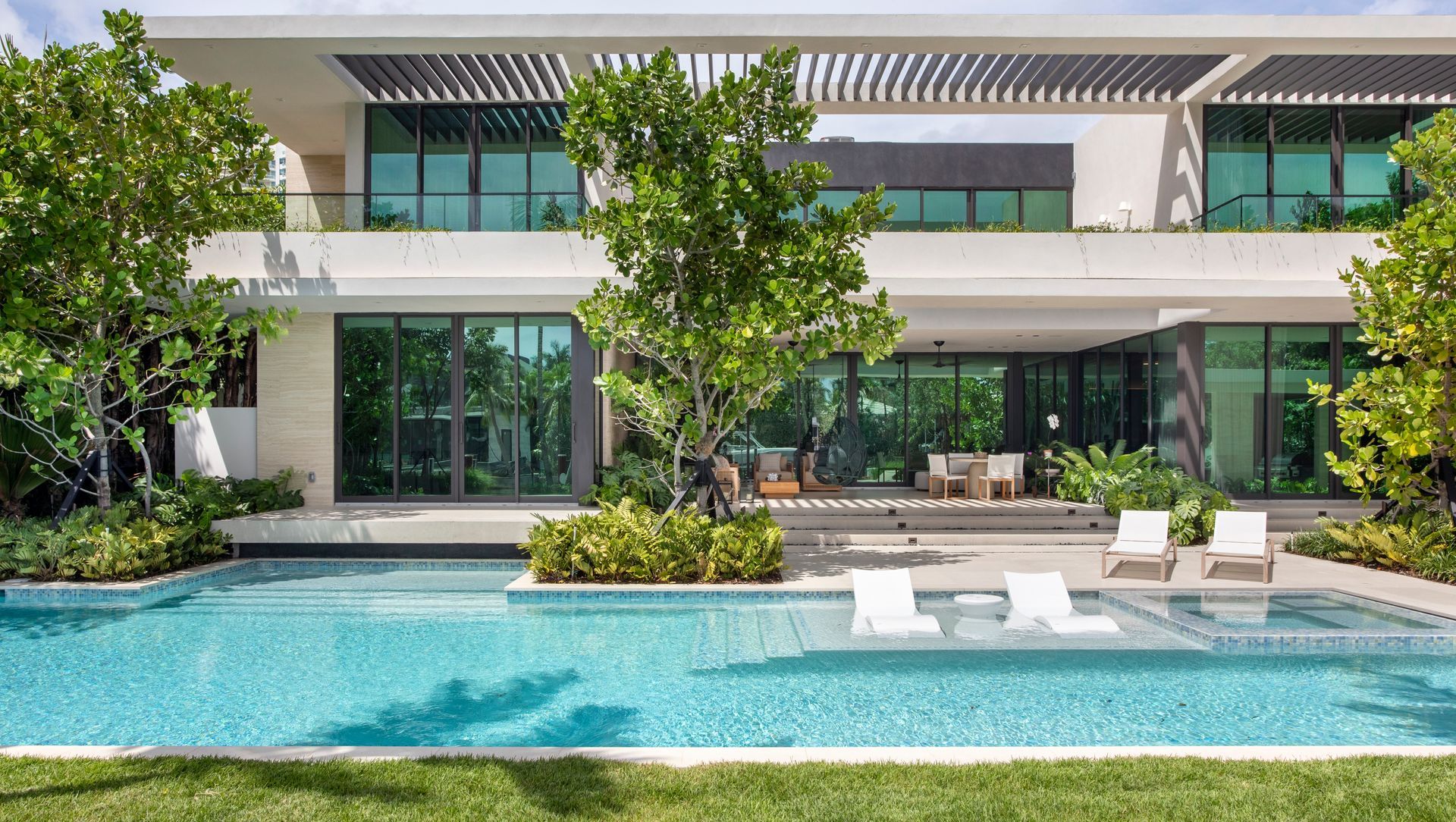 AMA Residence, Golden Beach banner