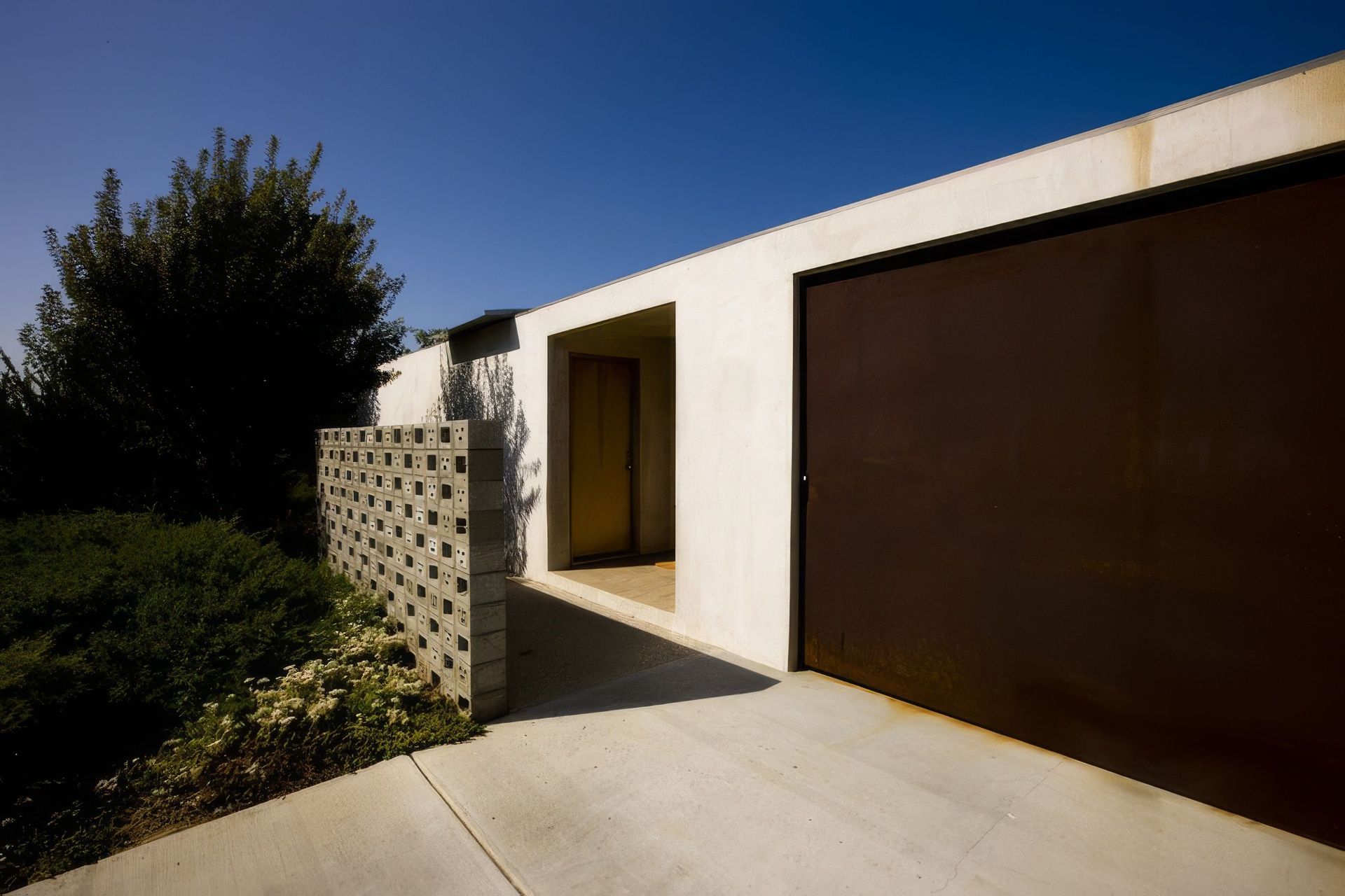 3131pearson-residence-002-upscaled-by-Replicate.jpg
