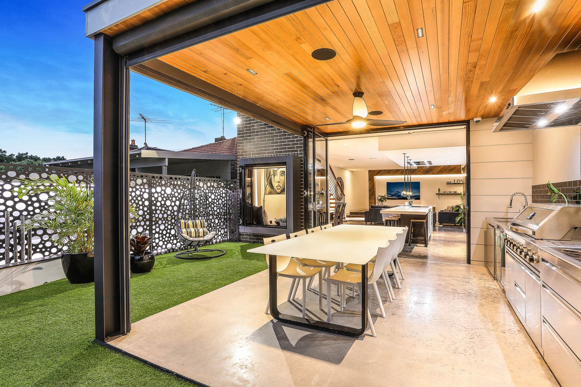 ##Seamless Indoor, Outdoor Living