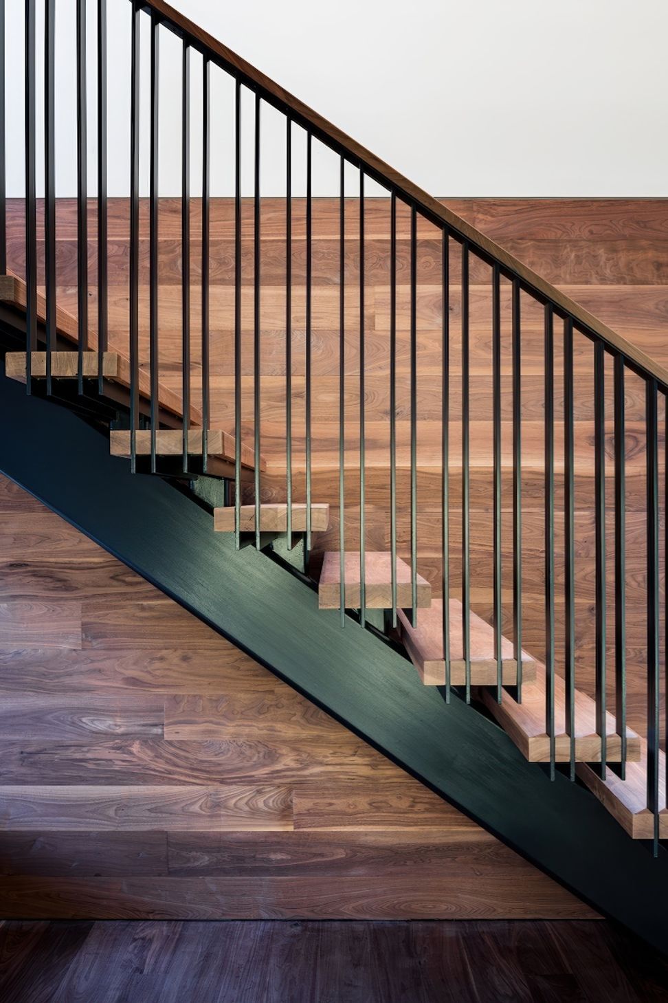 7-east-hampton-stairs-04.jpeg