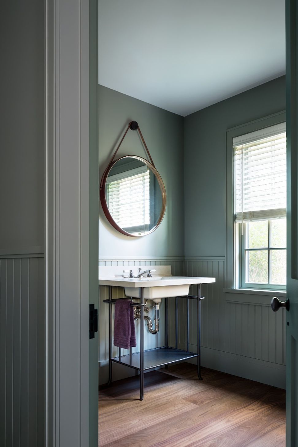 8-east-hamptom-powder-room.jpeg