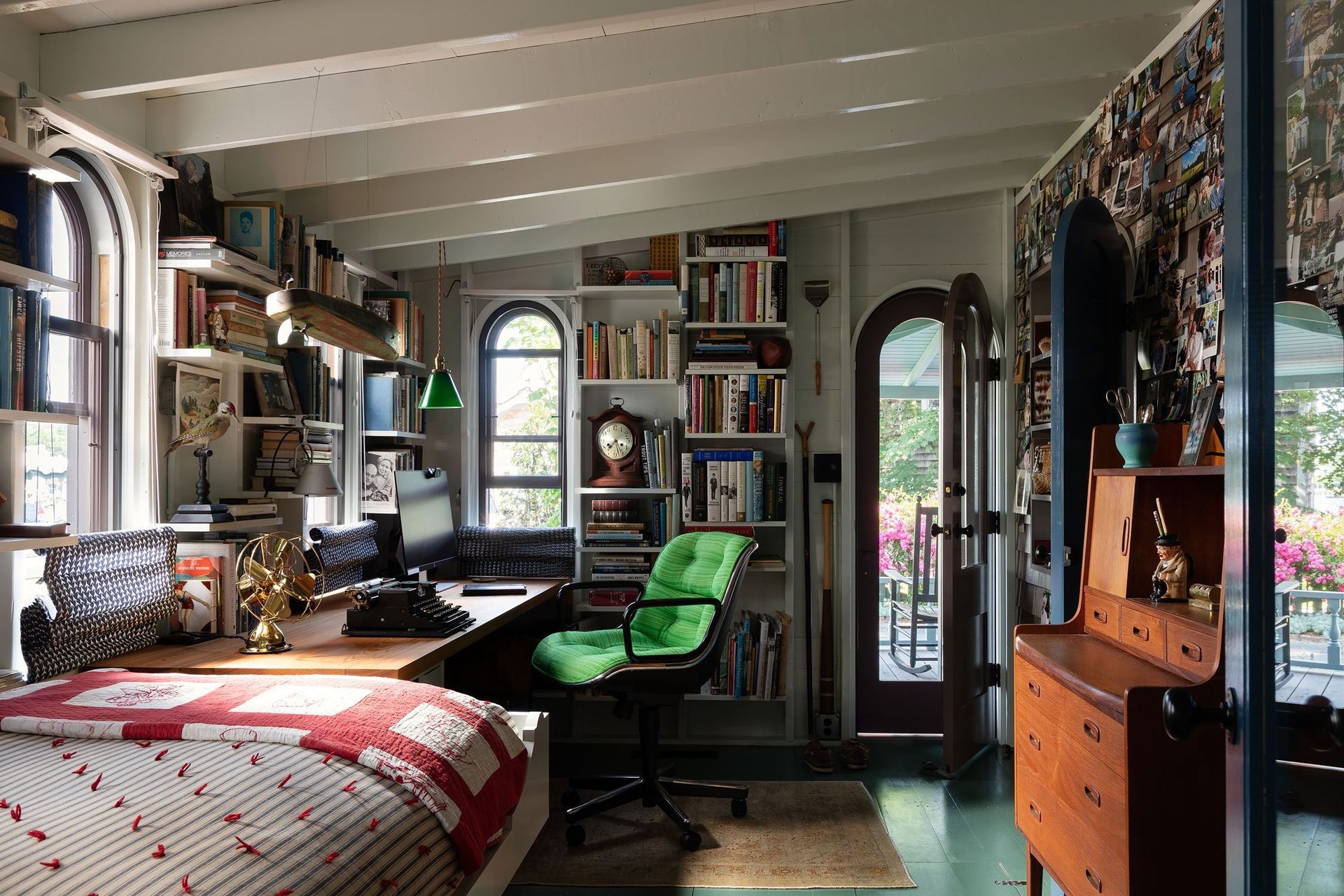 8MarthasVineyardCottageCuppettKilpatrickArchitectureandInteriorDesignhome-office-vintage-desk-bed-bookshelf.jpg
