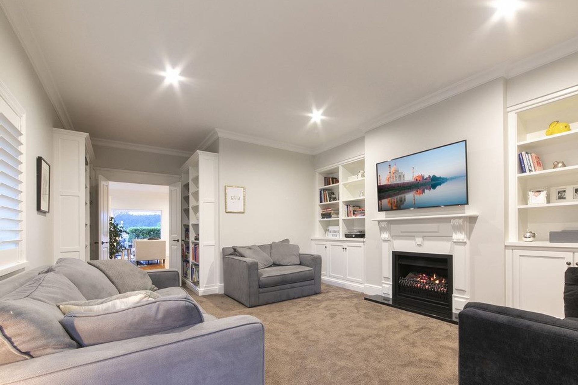 Riverhead Villa