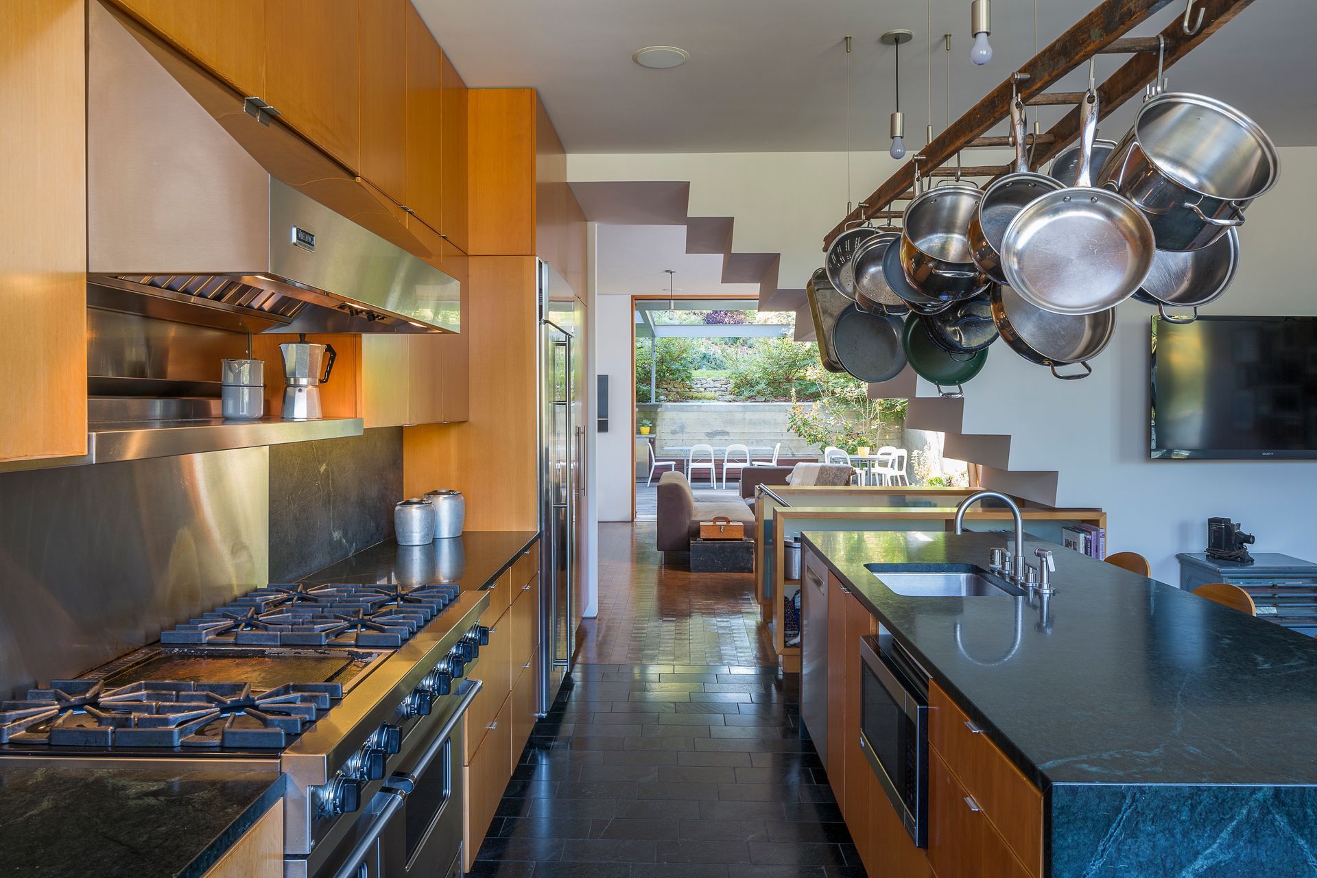 ANXSTACKED-DECK-HOUSE12.jpg
