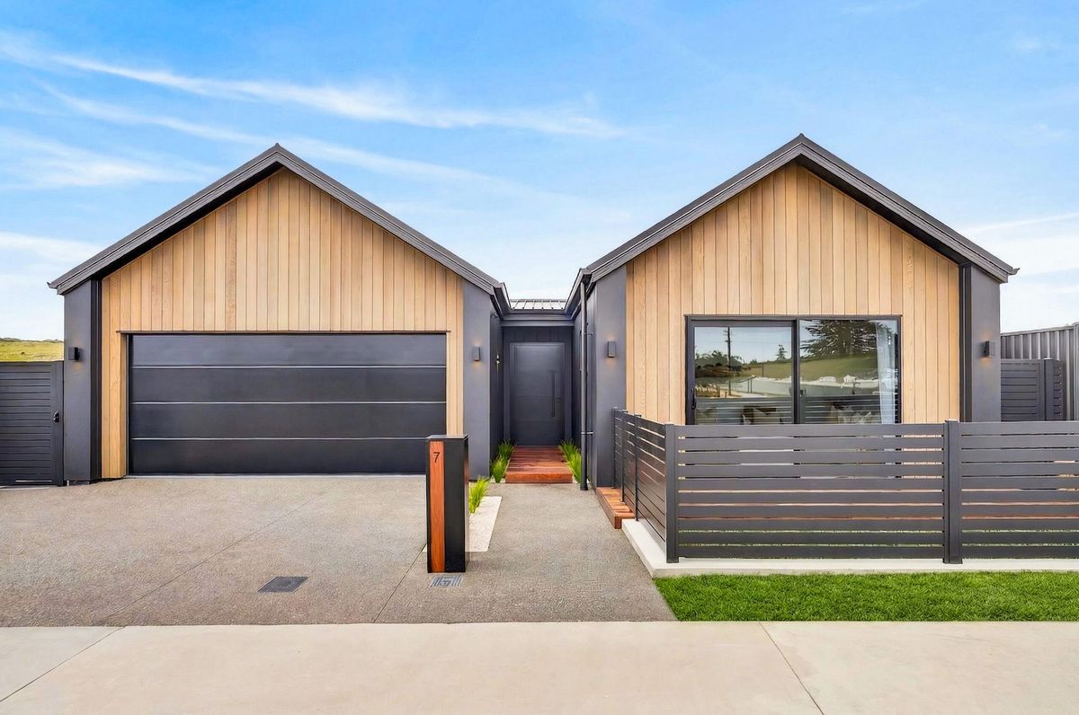 Annie Aranui Drive, Mission Hills