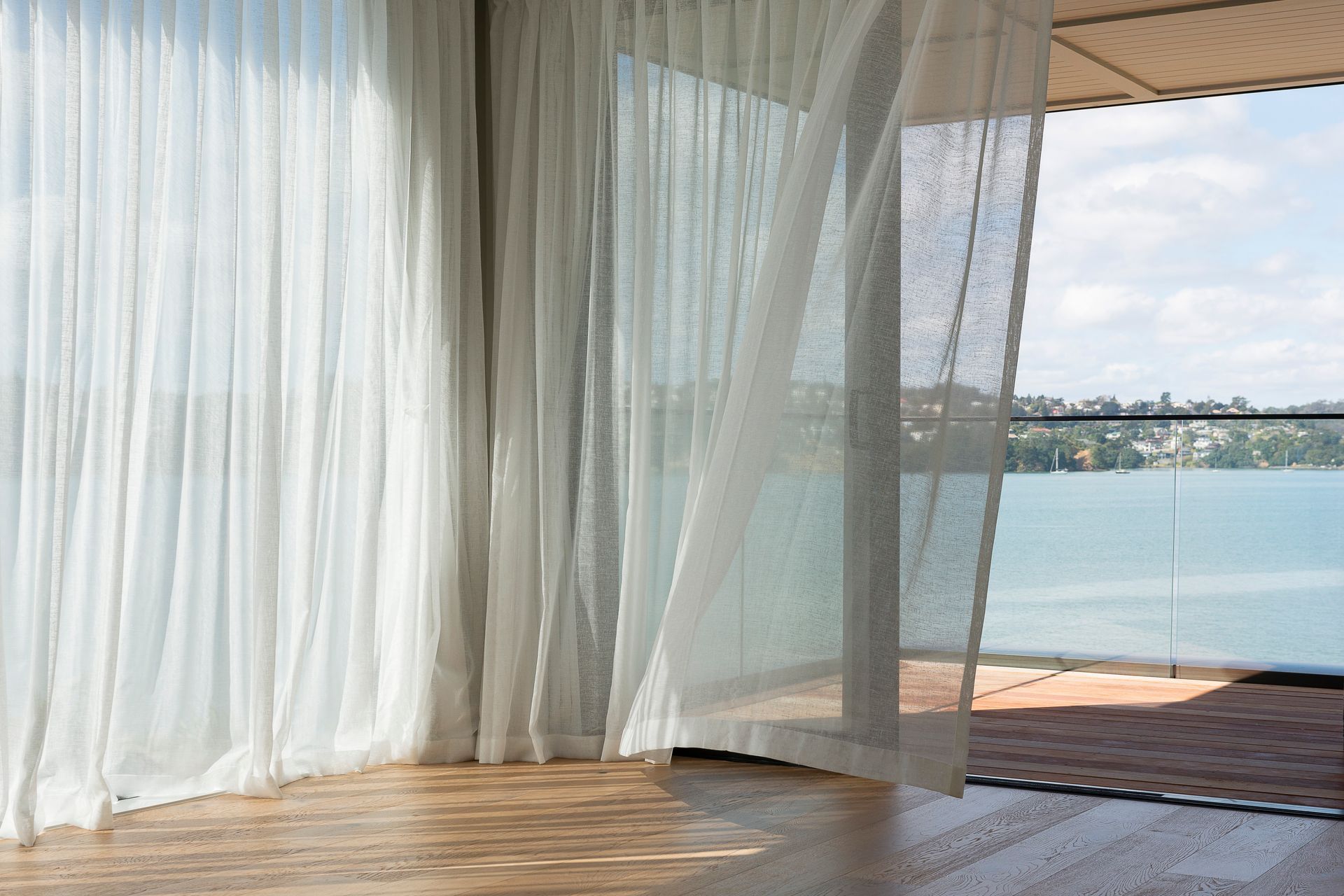 Barlivingroom2.jpg