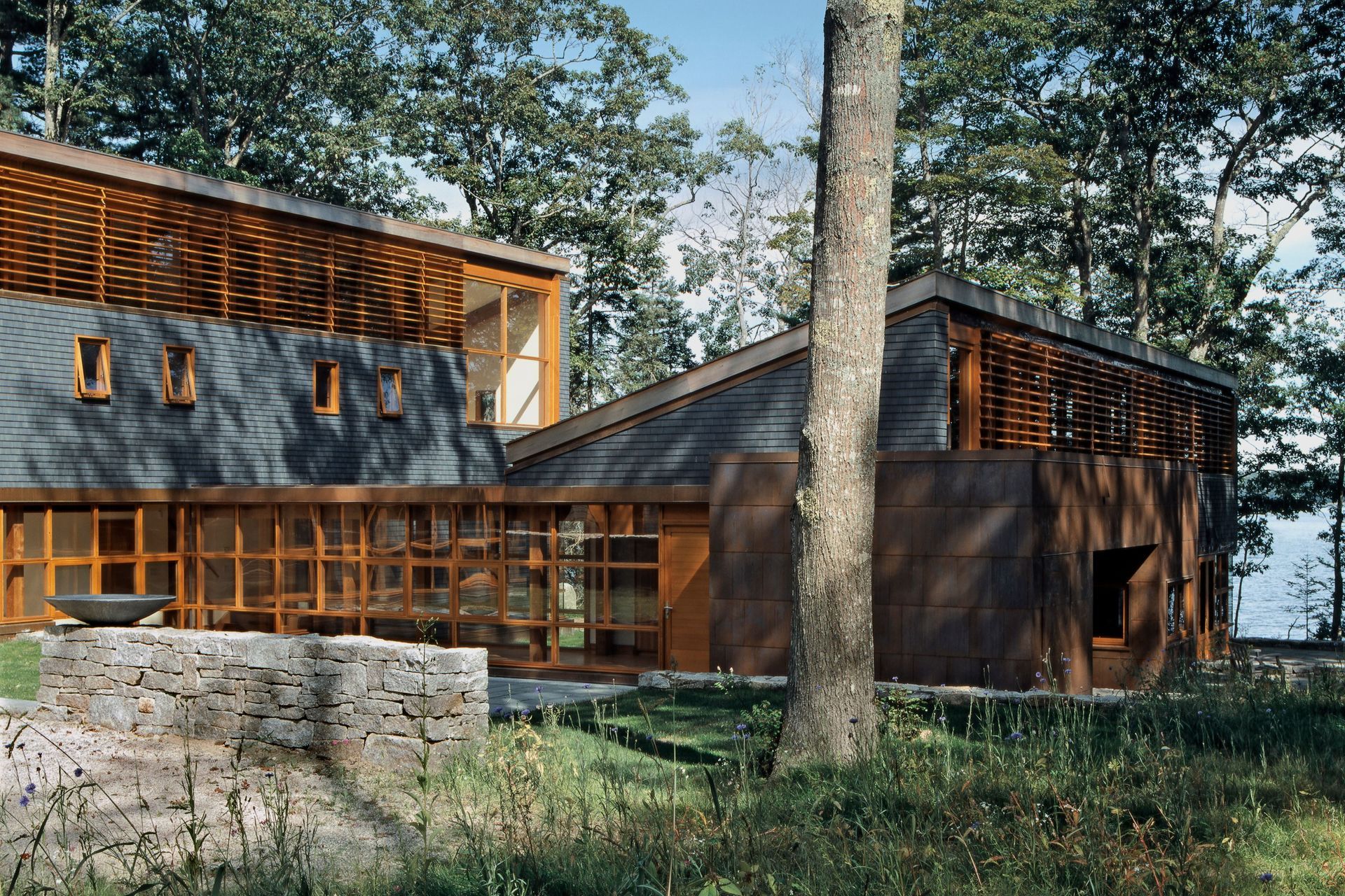 Exterior-entry-with-both-wings-v2.jpg