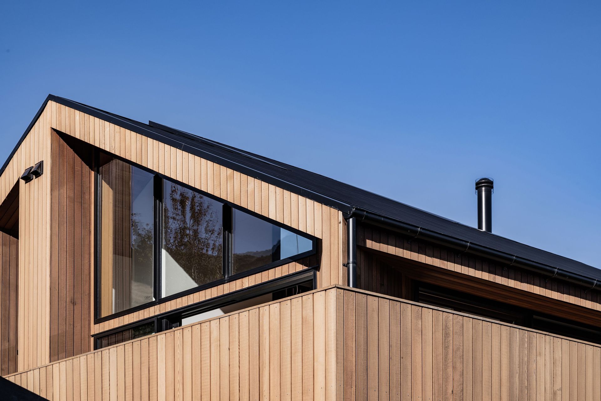 Harbour-View-Cabin-View-Over-Deck-Edge-Stephen-Goodenough.jpg