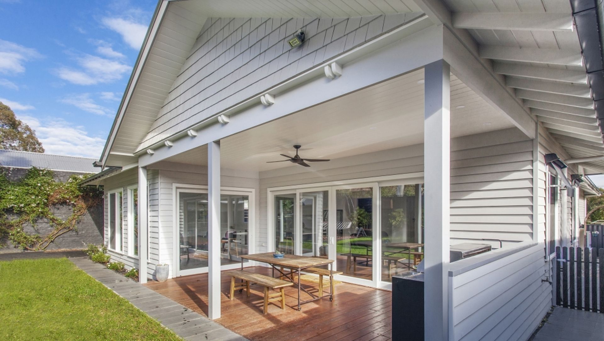 Glen Iris  banner