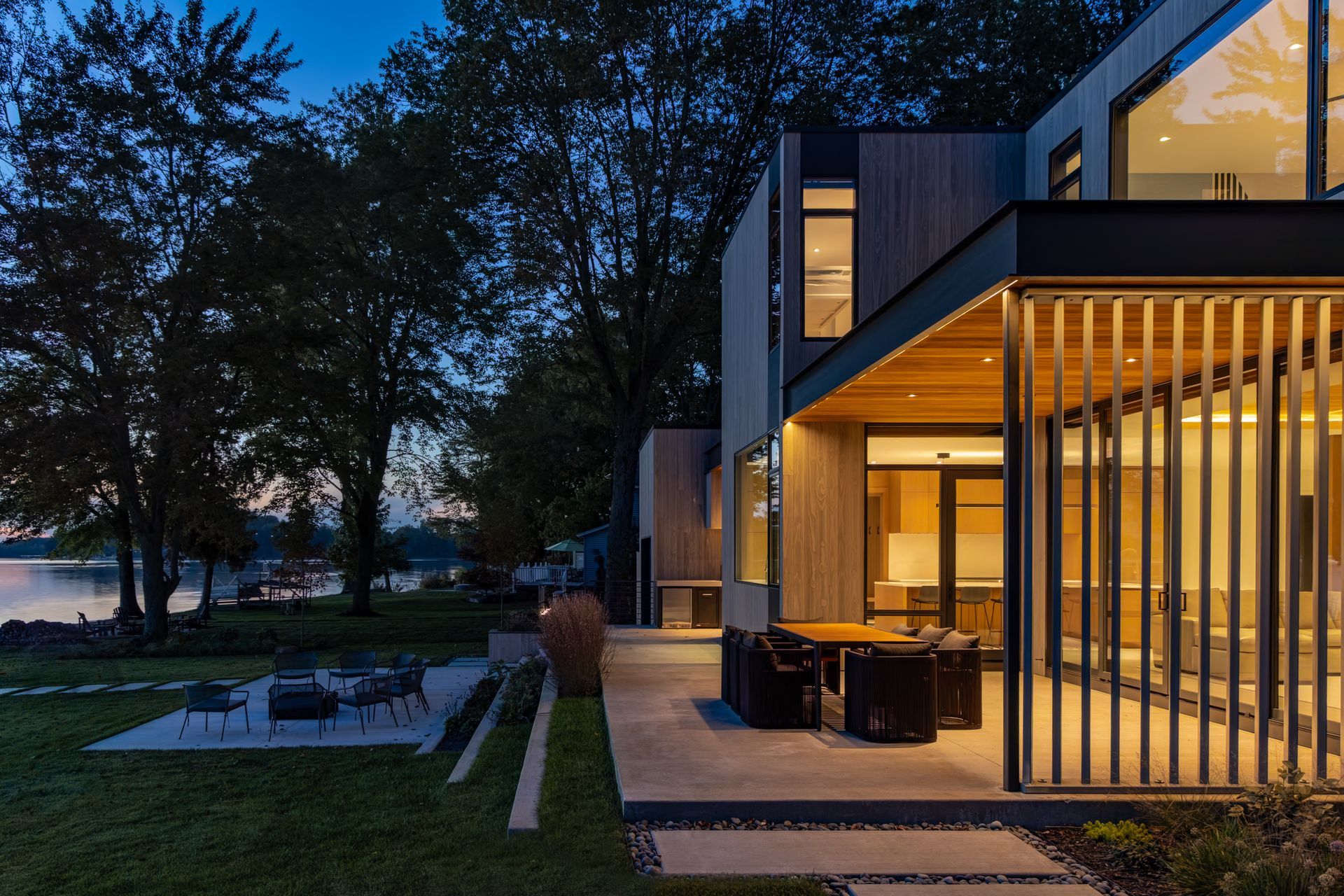 Lucid-Architecture-Hutchins-Lake-Residence-17.jpg