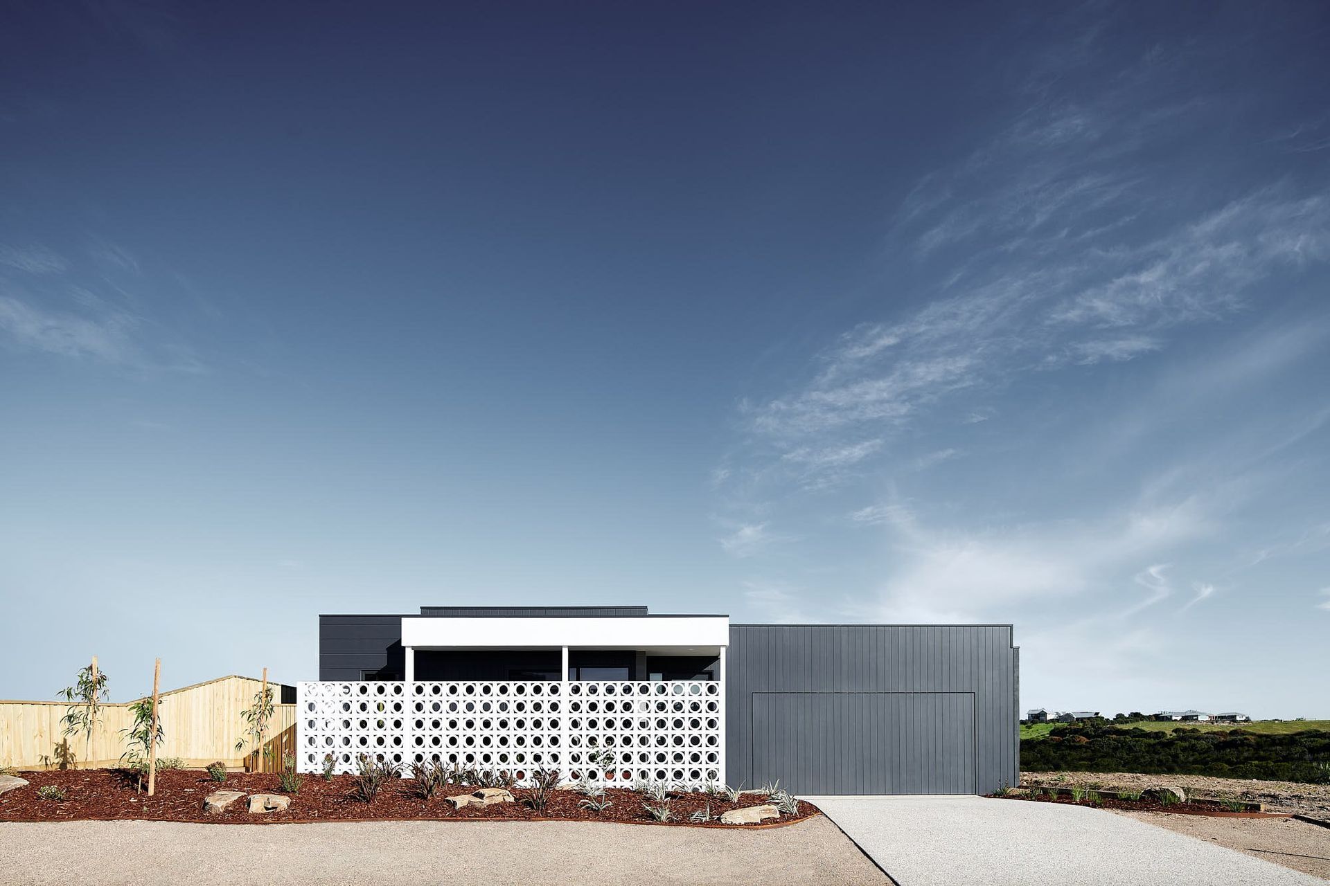 ModernCoastalCustomHome-SherriffConstructionsDesignerBuilderSurfCoastTorquayGeelongBellarineTPPSHERRIFF21PATCHINGWAYPTLONSDALE006-v3.jpg