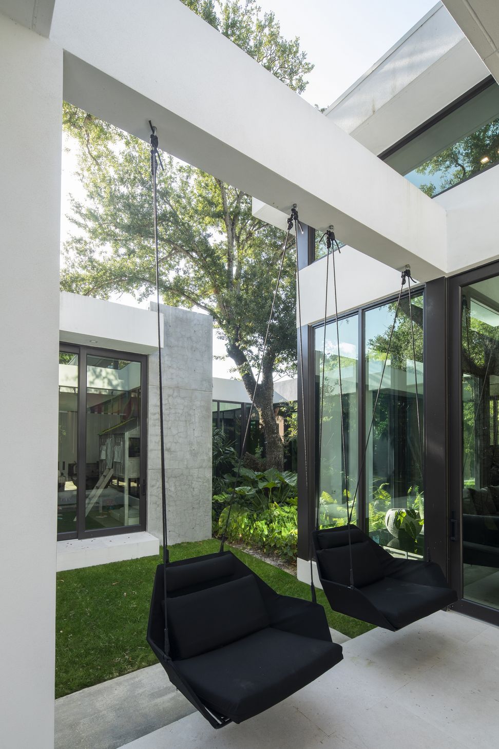 OAKS-Residence-34-Retouched-by-RM-ap-compressed.jpg