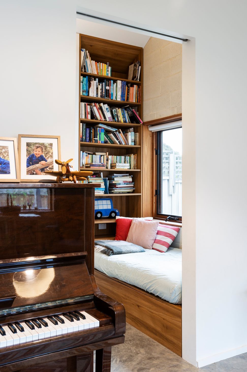 A fold down bed and a daybed in the craft room provide accommodation for guests