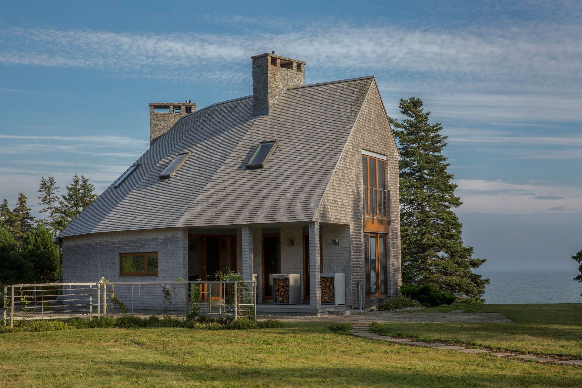 ShoshannahWhite-ToneeHarbertElliottArchitectsHouseonDeepCove03.jpg