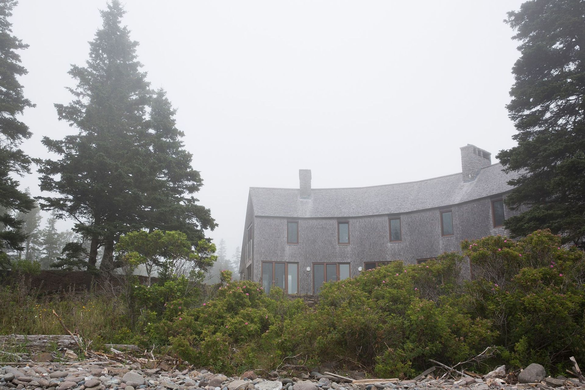 ShoshannahWhite-ToneeHarbertElliottArchitectsHouseonDeepCove05.jpg