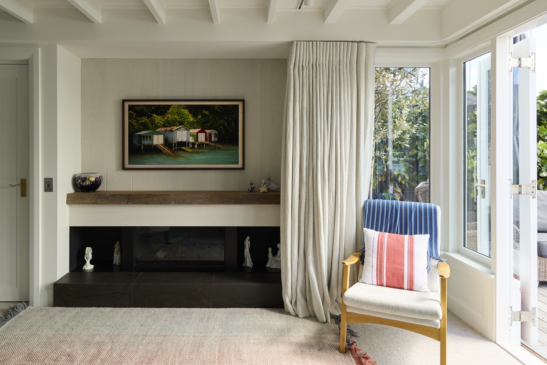 Sitting-room-to-deck.jpg