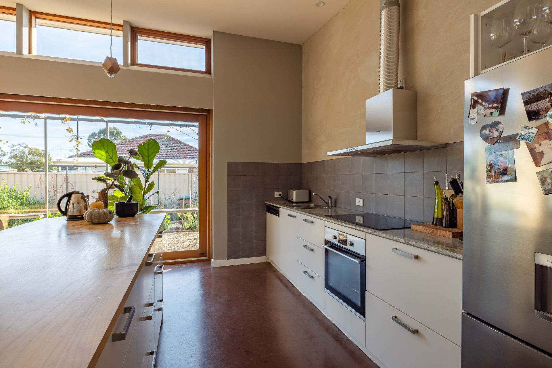 Warratah Home