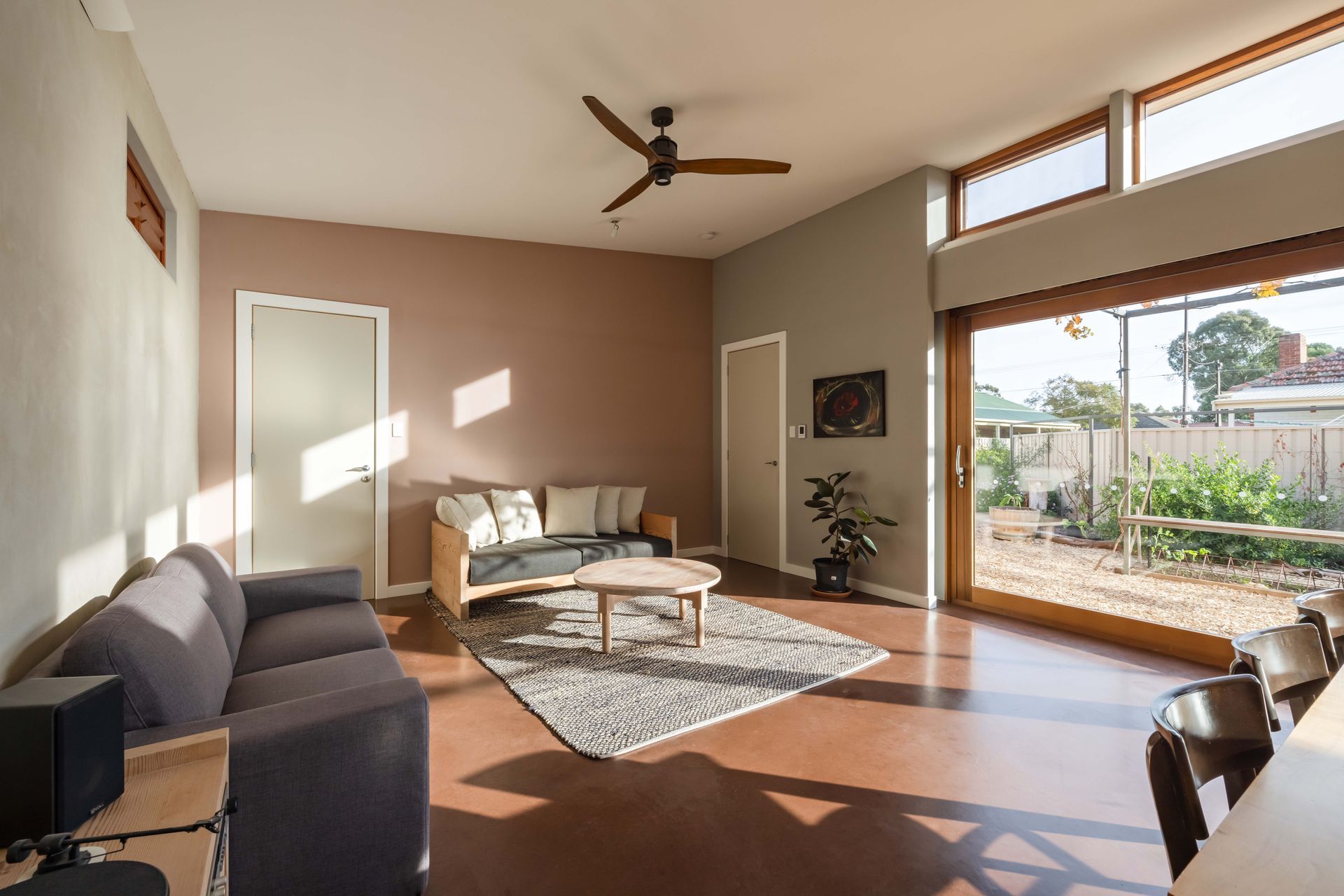 Warratah Home