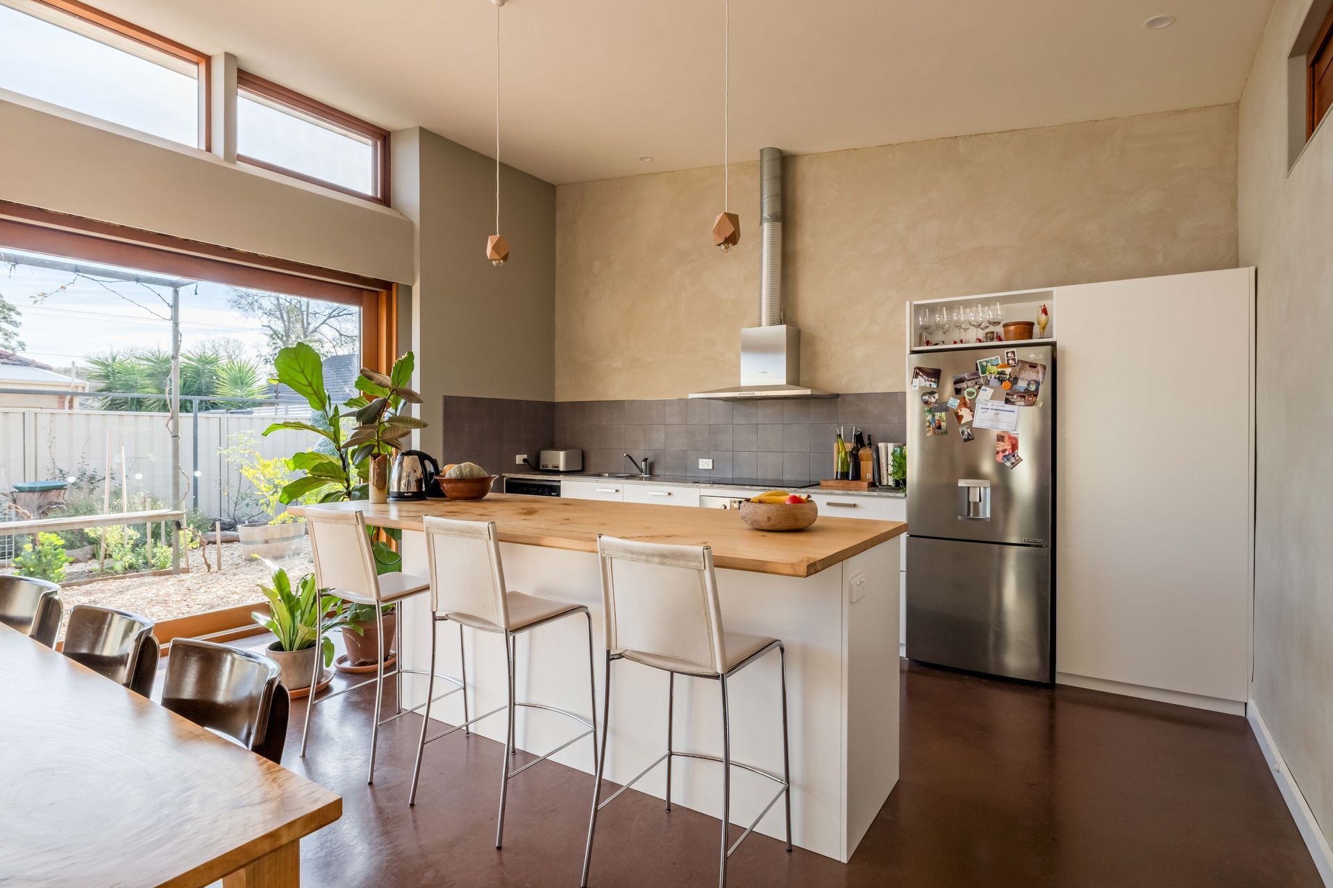 Warratah Home