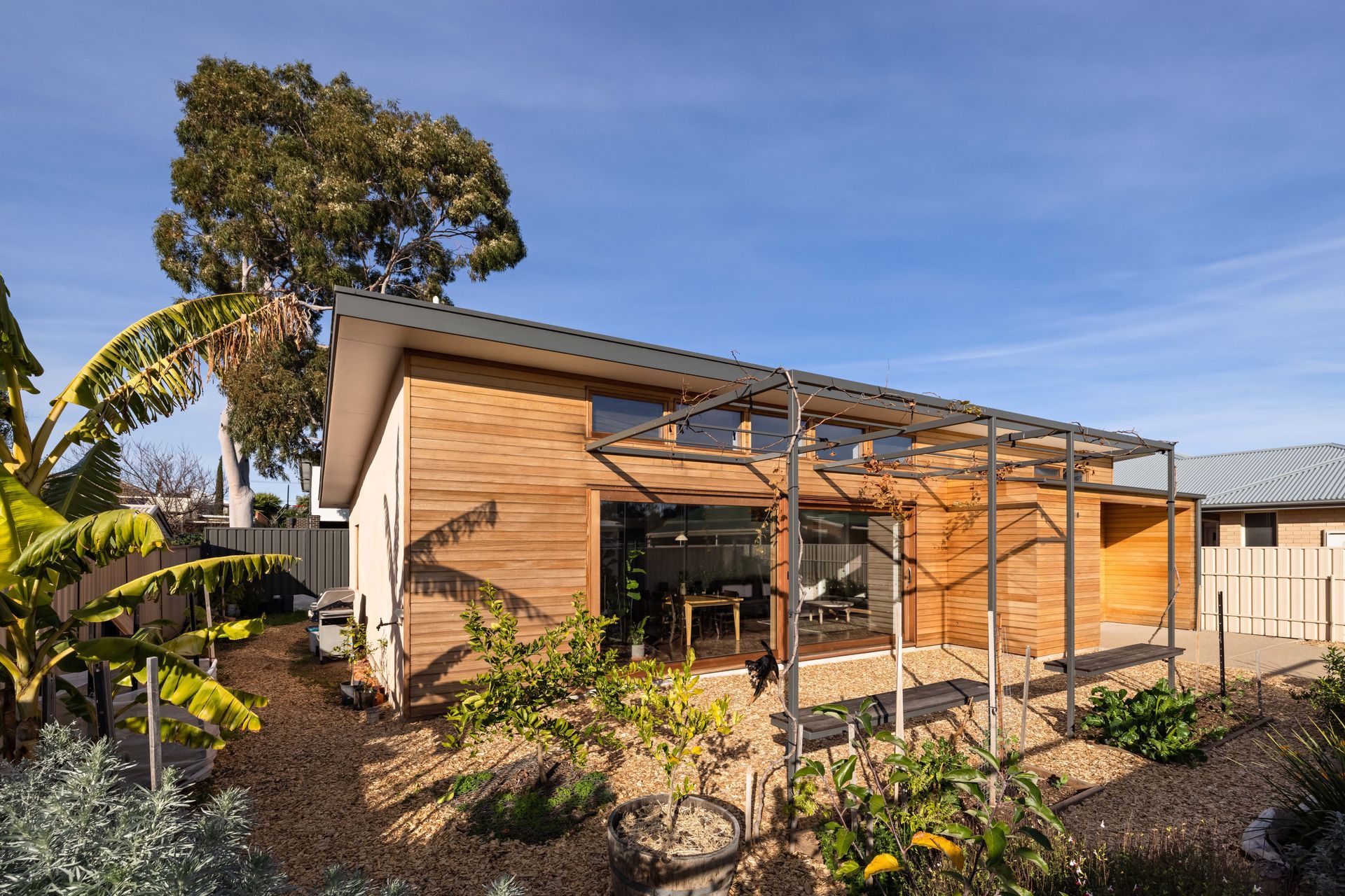 Warratah Home