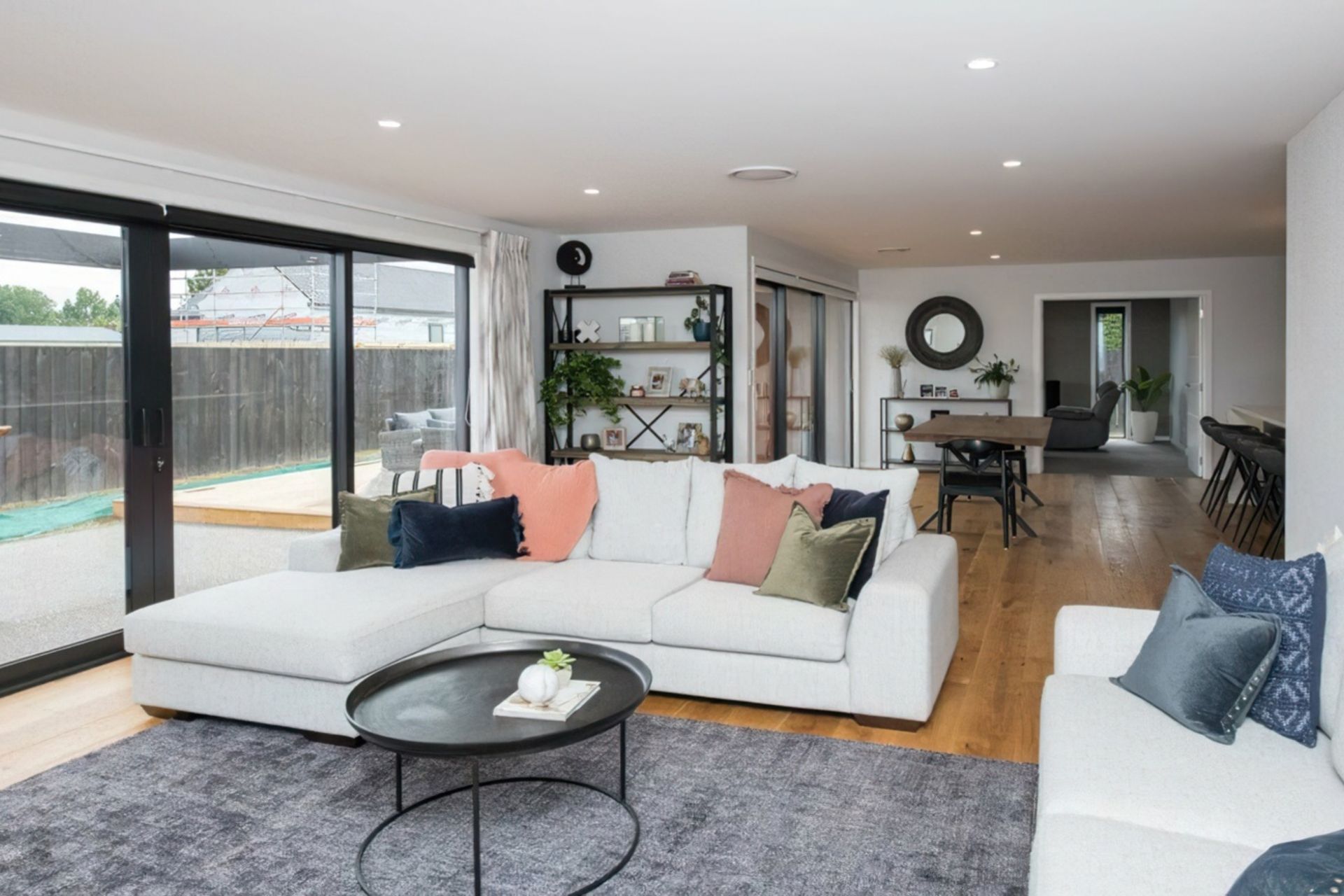 buildmeRive-House-34-1024x682-gigapixel-standard-height-926px.jpg