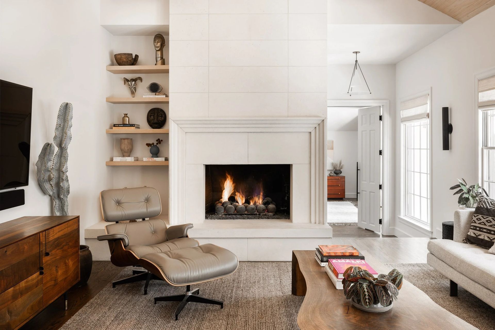 imgi111Allison2BBurke2BInterior2BDesignAustin-Westlake-Luxury-Interior-Design-ResidentialShadeDeggesPhotoPemberton23.jpg