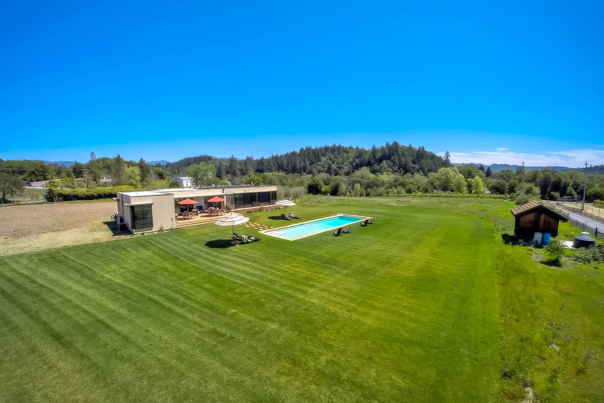 imgi99healdsburg-3-upscaled-by-Replicate.jpg
