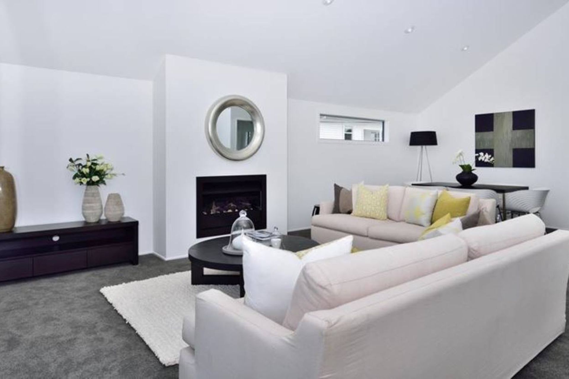 lounge4.jpg